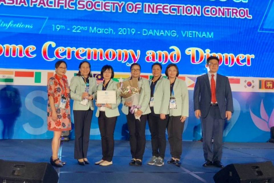 ศิครินทร์รับรางวัลความเป็นเลิศทำความสะอาดเครื่องมือปราศจากเชื้อ
