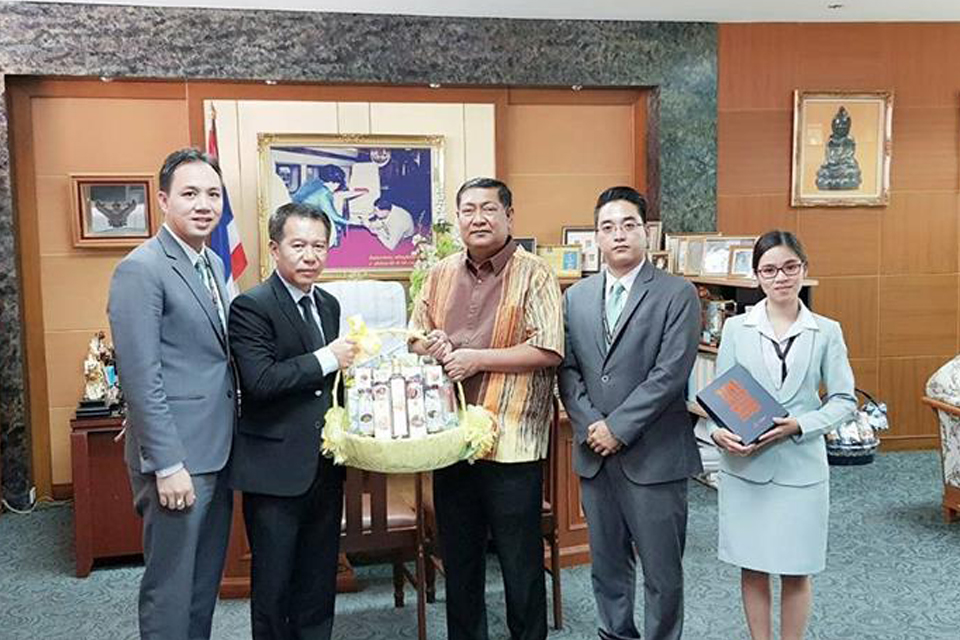 ผู้บริหาร และคณะโรงพยาบาลศิครินทร์ หาดใหญ่ เข้าเยี่ยม หน่วยงานต่าง ๆ ในโอกาสวาระดิถีขึ้นปีใหม่ ๒๕๖๑